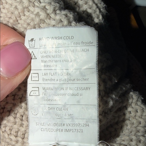 Vince Women's V-Neck Cream Cotton Knitted fairy indie western Over-sized Sweater - Picture 7 of 7